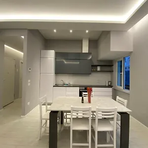 Casa Dante: Oneglia Centro-marina-spiagge Appartement